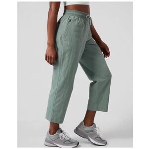 Athleta Trekkie Straight Crop Pant